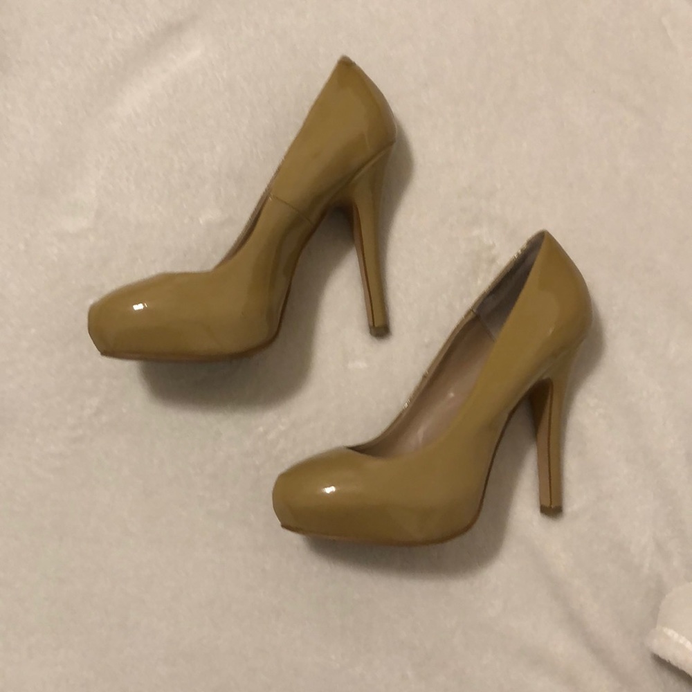 Steve Madden nude pumps